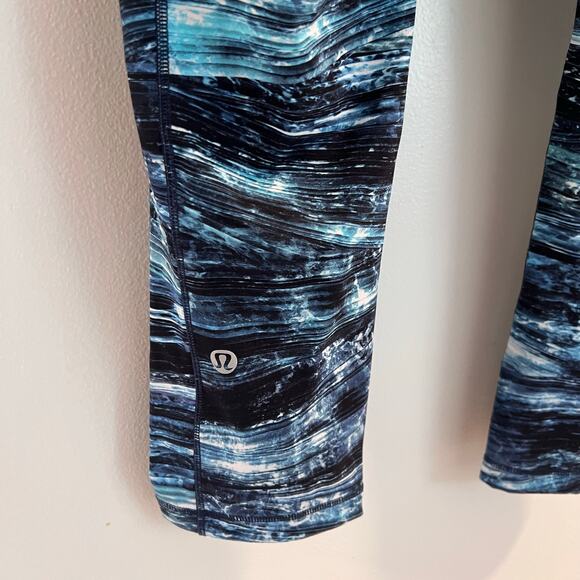 Lululemon Shorelines Multi Blue Fast & Free Crop Leggings Size 6 - Picture 5 of 10
